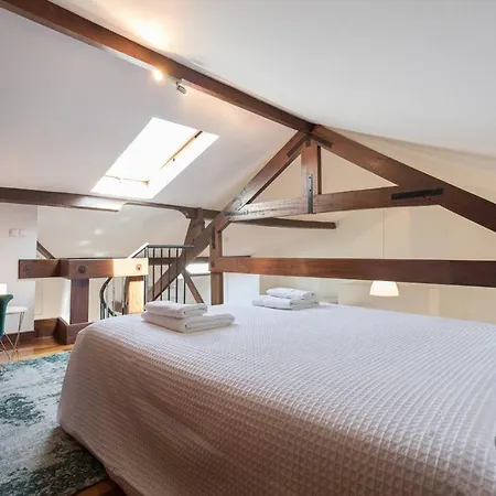 Pedrasnegras30 Lofts & *