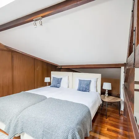 Pedrasnegras30 Lofts & Lisbon