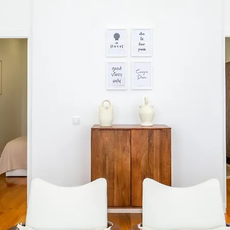 Pedrasnegras30 Lofts & *