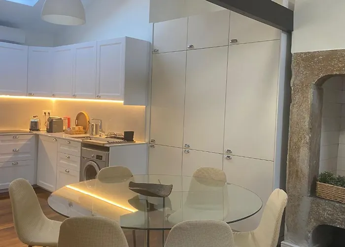Pedrasnegras30 Lofts & *